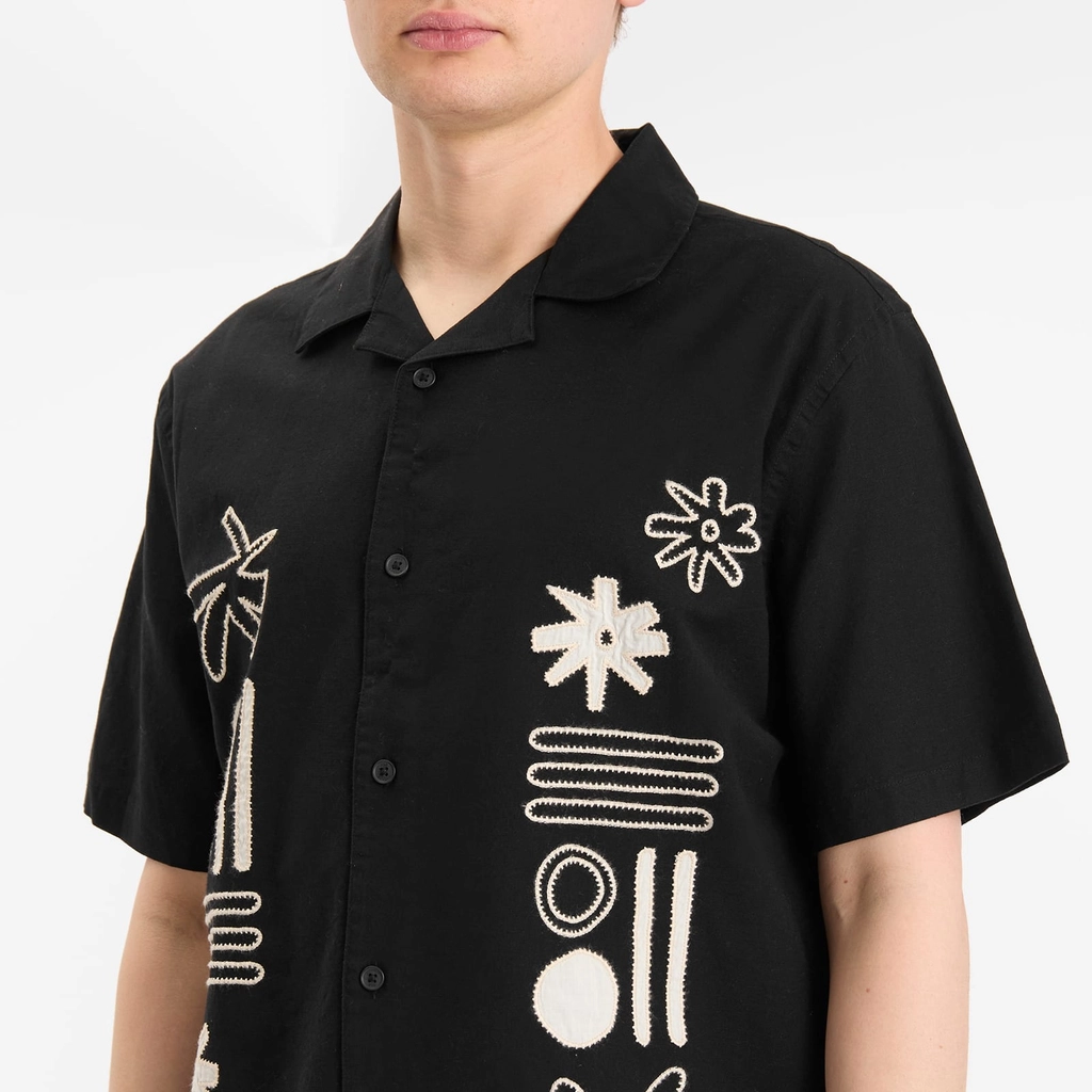 Wax London Men's Didcot Abstract Applique Vacation Shirt Black/Ecru